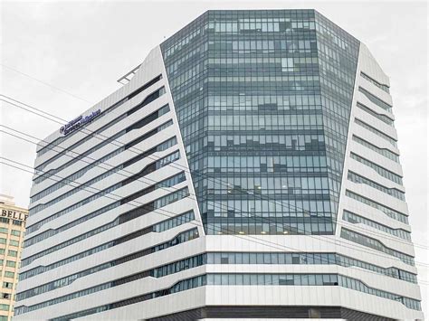 PayPal opens global customer operations center in Alabang.